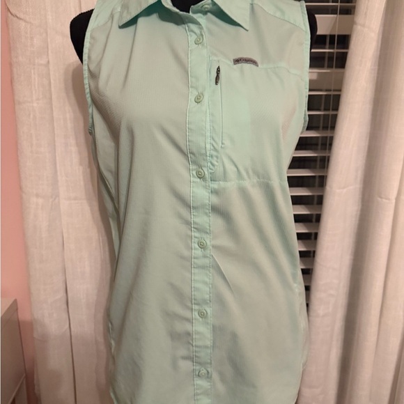 Columbia Tops - Columbia Women's Mint Sleeveless Button Down Shirt